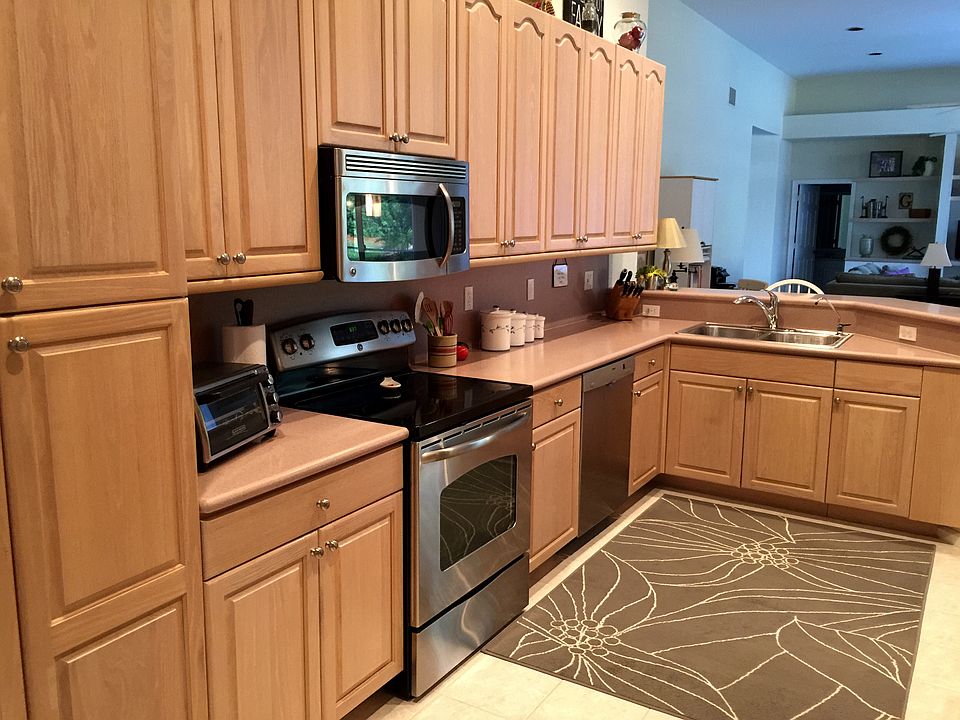 1st image of 3094 Lakewood Cir