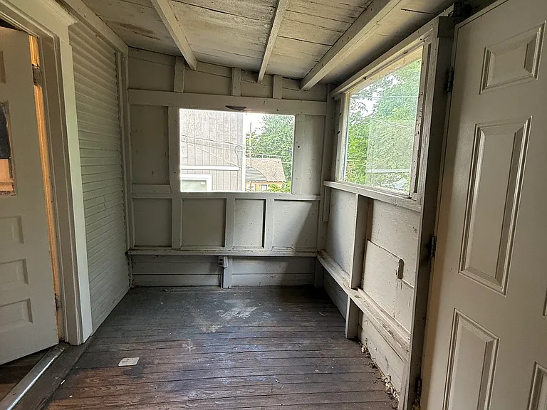 1506 W Bowen Pl — Photo 17