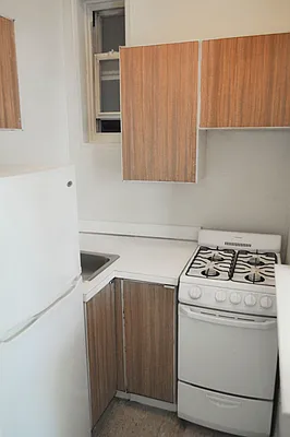 Rented by DSA Realty Midtown West | media 25