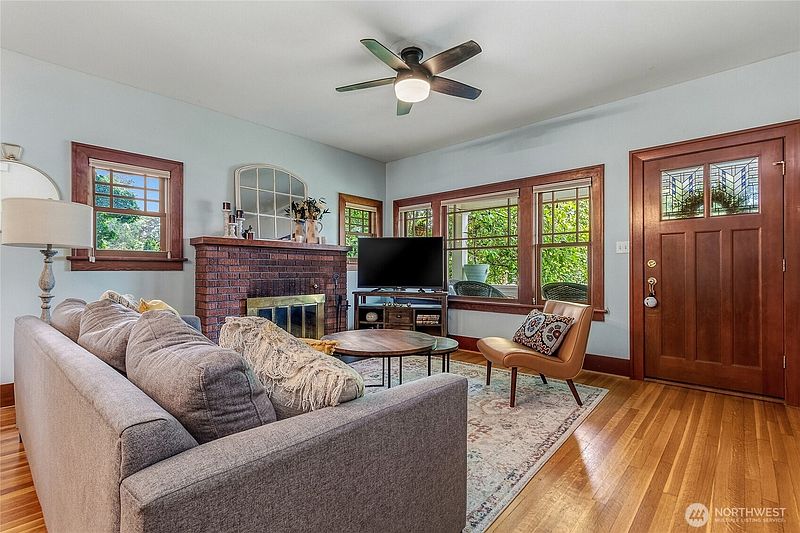 5th image of 340 Reser Road