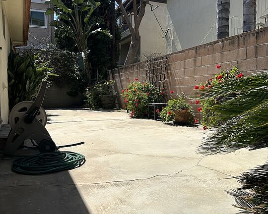 5th image of 1739 Corinth Ave
