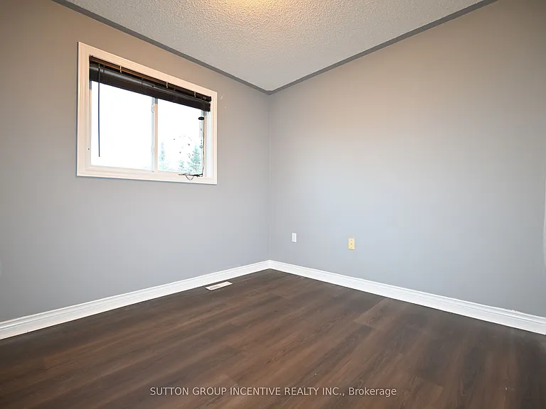 39 Jones Dr #UPPER — Photo 14