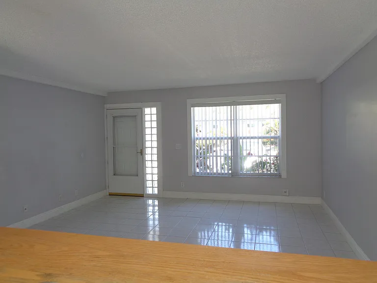 1917 NE 3rd St #103 — Photo 9