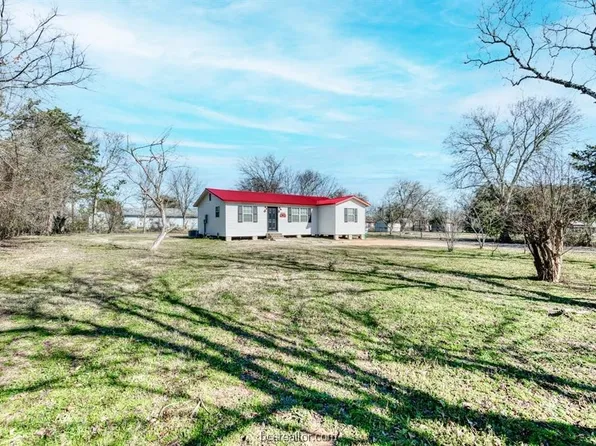 9393 Willow St, Midway, TX 75852