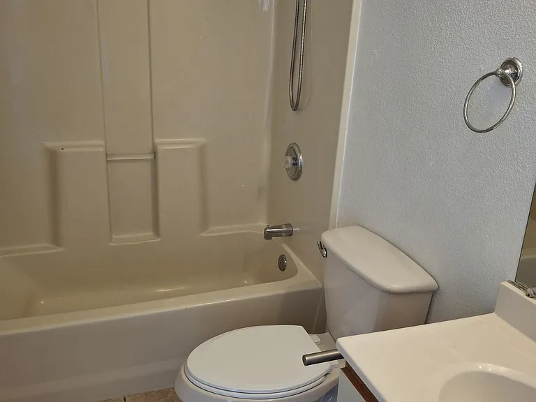 908 S Harmony Dr — Photo 7