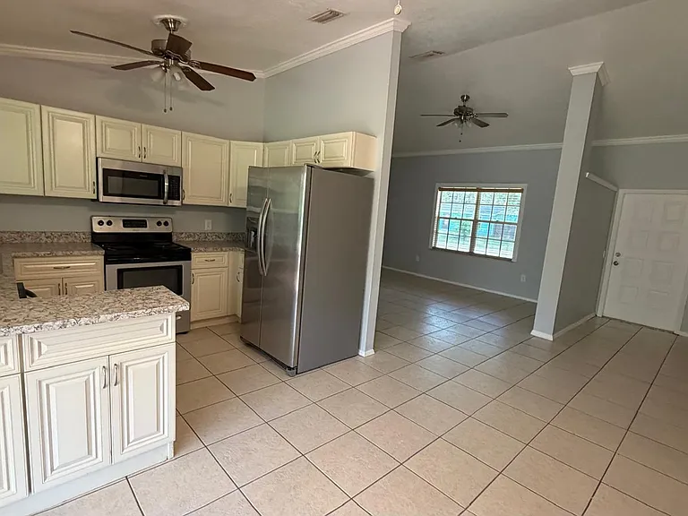 18107 Steele Ave — Photo 10
