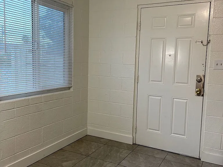2100 N Daley St — Photo 9