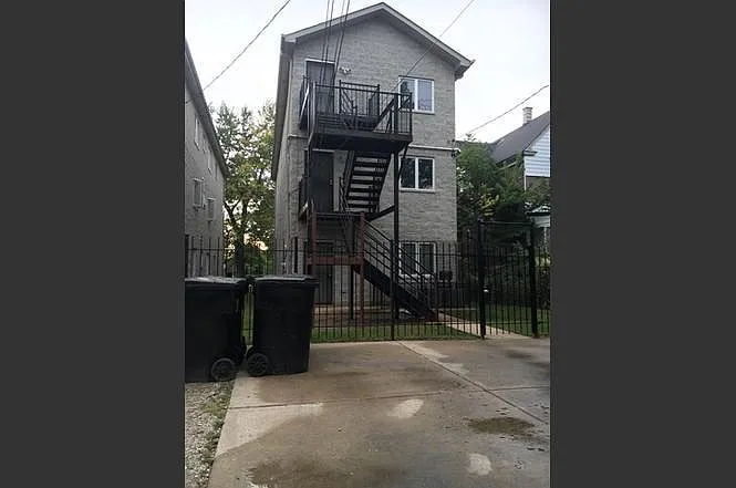 3 bed, 1.5 bath, $1,650 — Photo 2