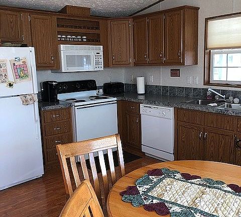 Kitchen north