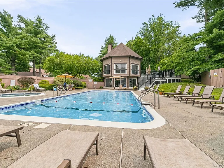 101 Eagle Bay Dr — Photo 32