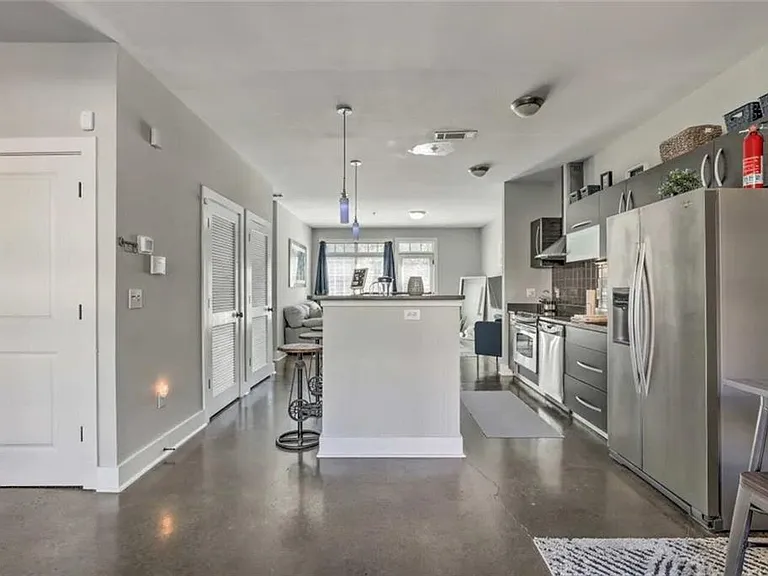 1300 Dekalb Ave NE — Photo 3