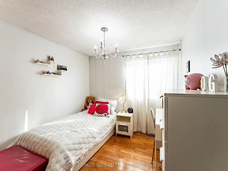 25 Hun Cres — Photo 32