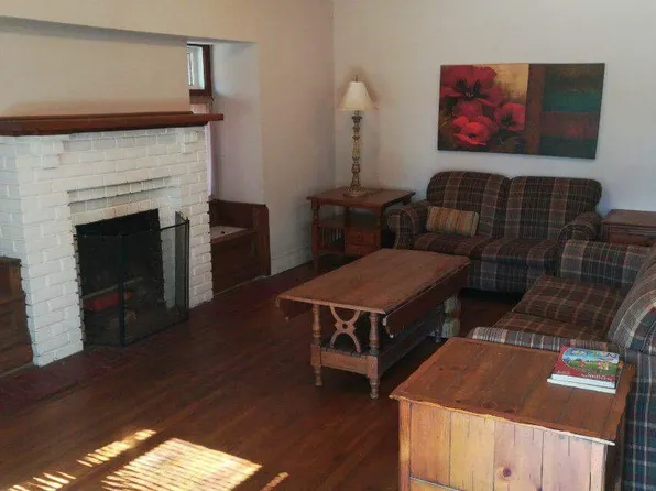 1321 W Broadway St, Webb City, MO 64870