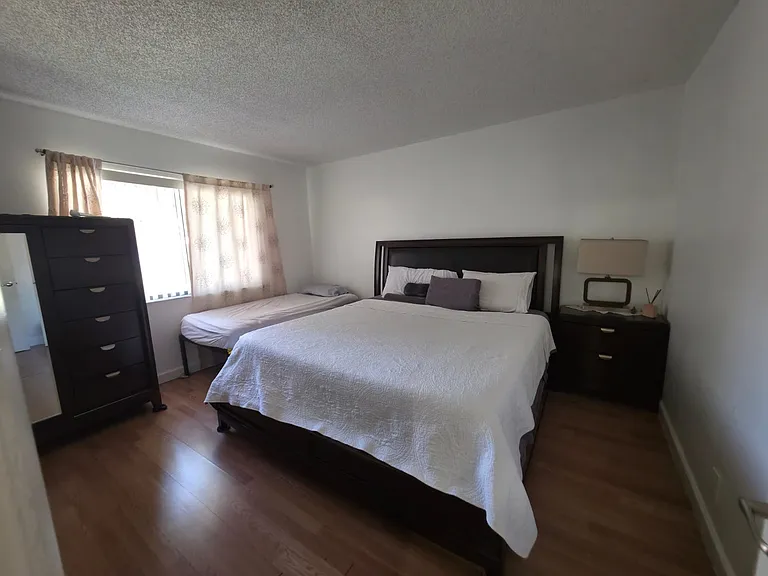 16278 Laurel Dr #202 — Photo 10