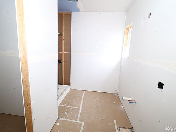 4th image of 813 Cedar Crest Ct