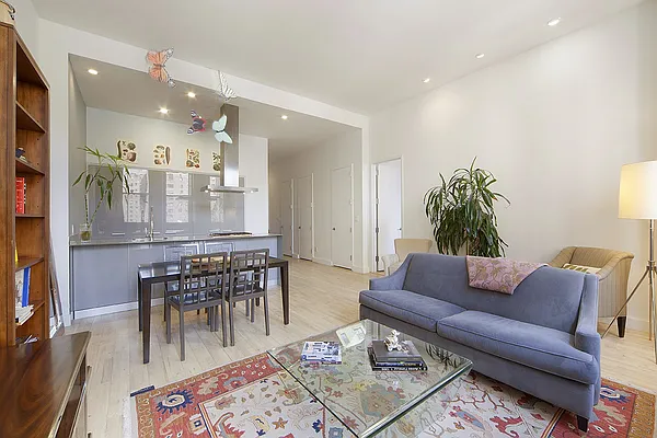 Sold by Nest Seekers International | media 12
