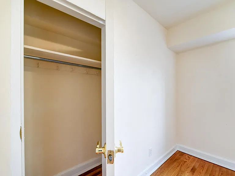 4031 Davis — Photo 12