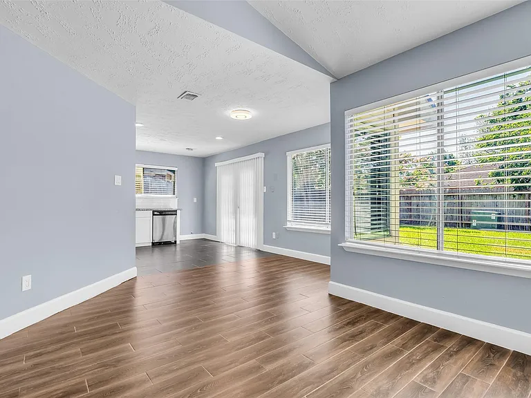 23819 Griffin House Ln — Photo 12