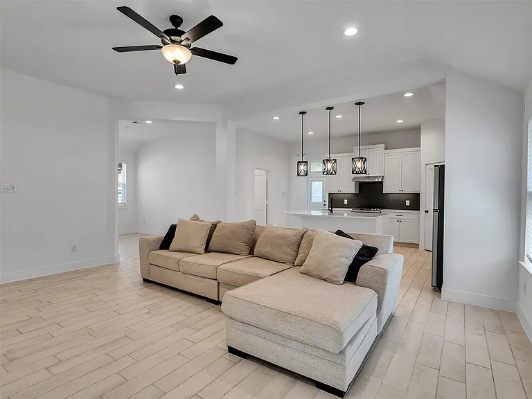 21330 Groundnut Ct — Photo 13
