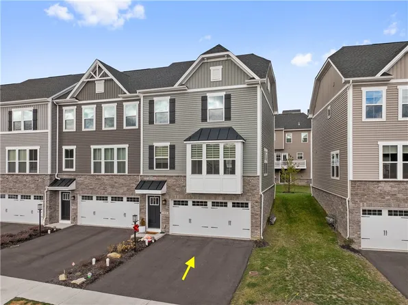 3031 Penbrook Dr, South Park, PA 15129