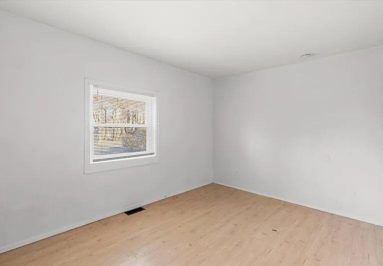28 Crescent Dr — Photo 17