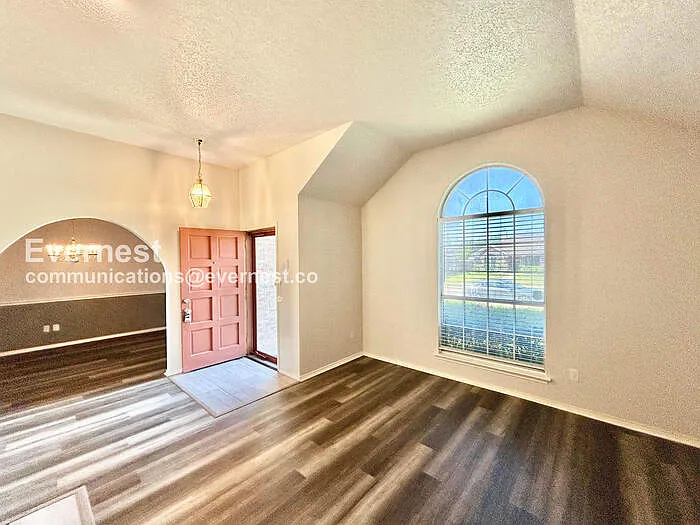 1608 Willow Crk — Photo 7