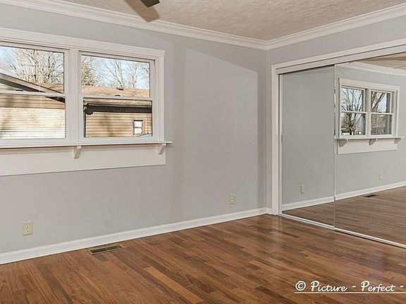5th image of 7633 S New Jersey St