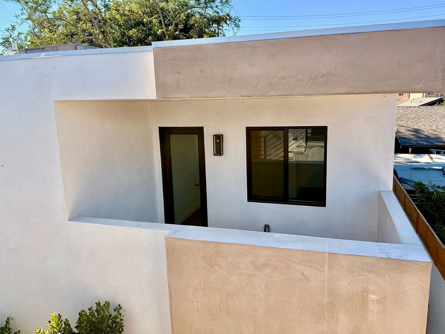 2705 Benedict St — Photo 1