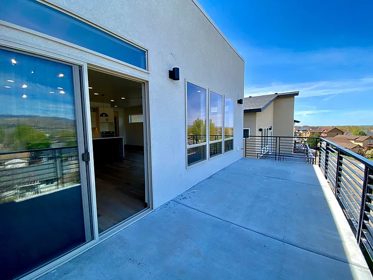 1266 E Echelon Ridge Ln — Photo 27