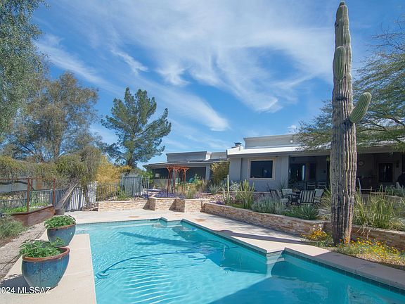 4th image of 555 E Placita Cerro Amistoso