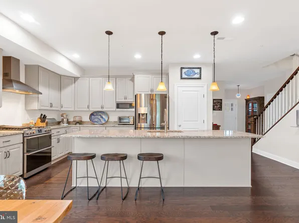 2015 Draper St, Delaware City, DE 19706