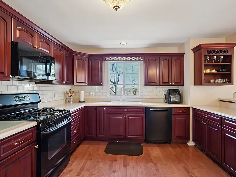 15 Ryan Lane Lincoln Park — Photo 9