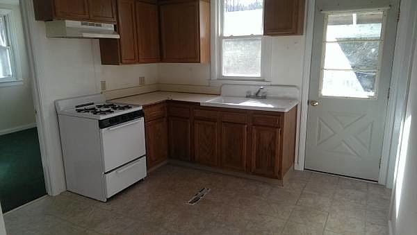 kitchen area with eat-in space