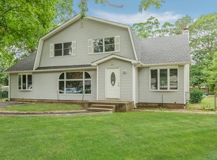 64 Mayfield Dr, Mastic Beach, NY 11951