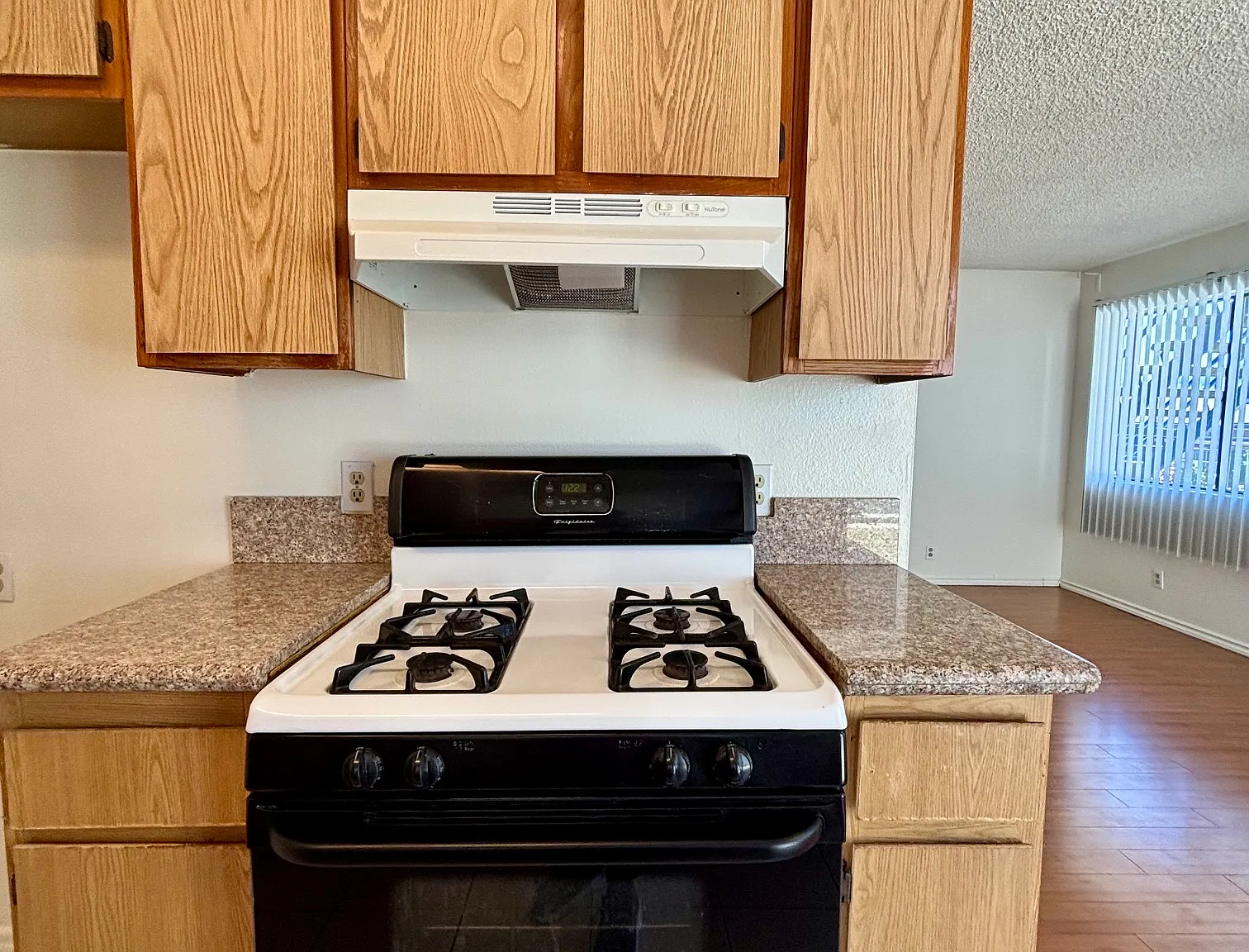 1 bed, 719 sqft, $1,500 — Photo 4