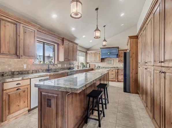 120 Deseret Cir, Grantsville, UT 84029