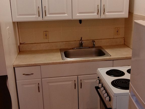 3rd image of 370 Tompkins Ave APT 1
