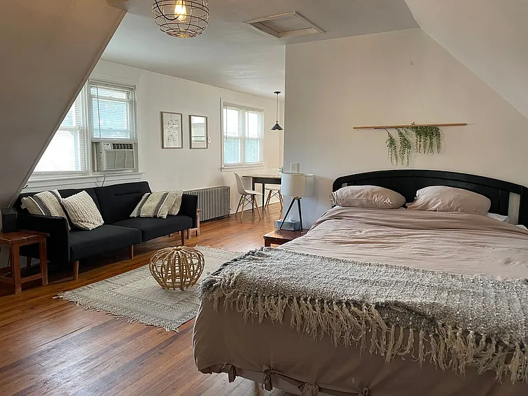 126 Roselawn Ave — Photo 1