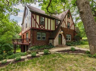 2730 Forest Dr, Des Moines, IA 50312