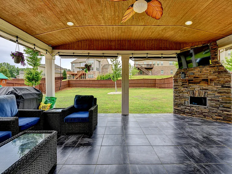 6035 Ashborough Park — Photo 60