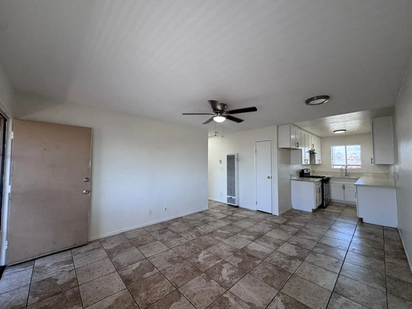 1511 Freeman Ave — Photo 3