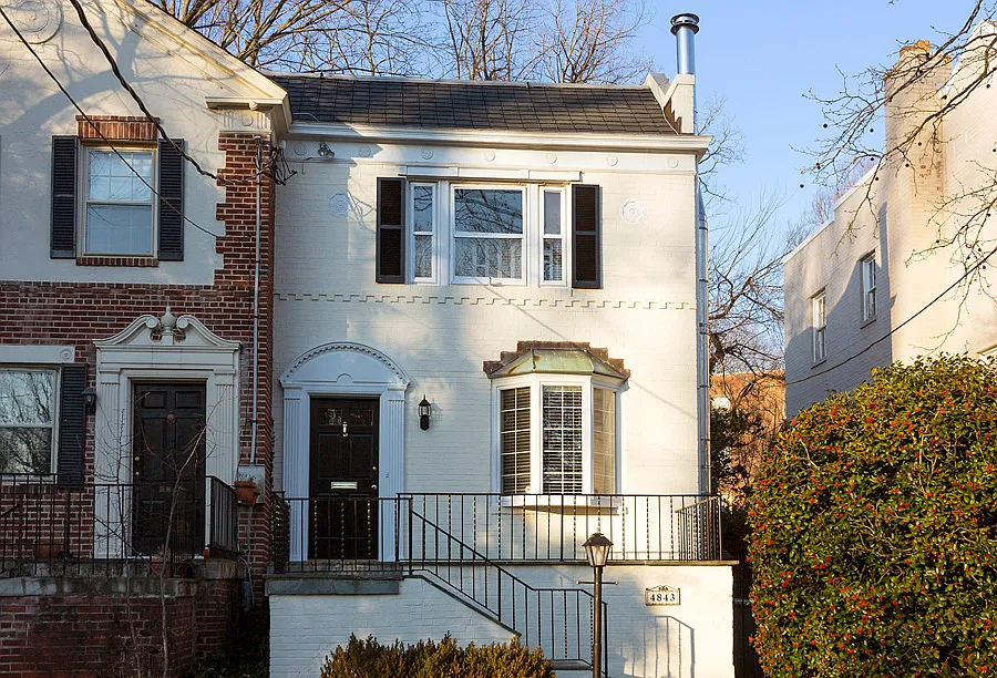 4843 Reservoir Rd NW photo 1