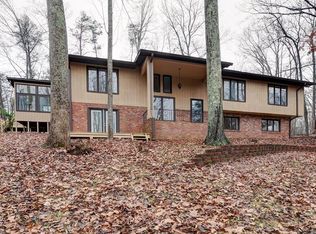 2166 Foxhunter Ct, Winston Salem, NC 27106