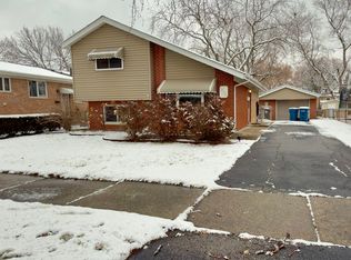 14323 Tripp Ave, Midlothian, IL 60445