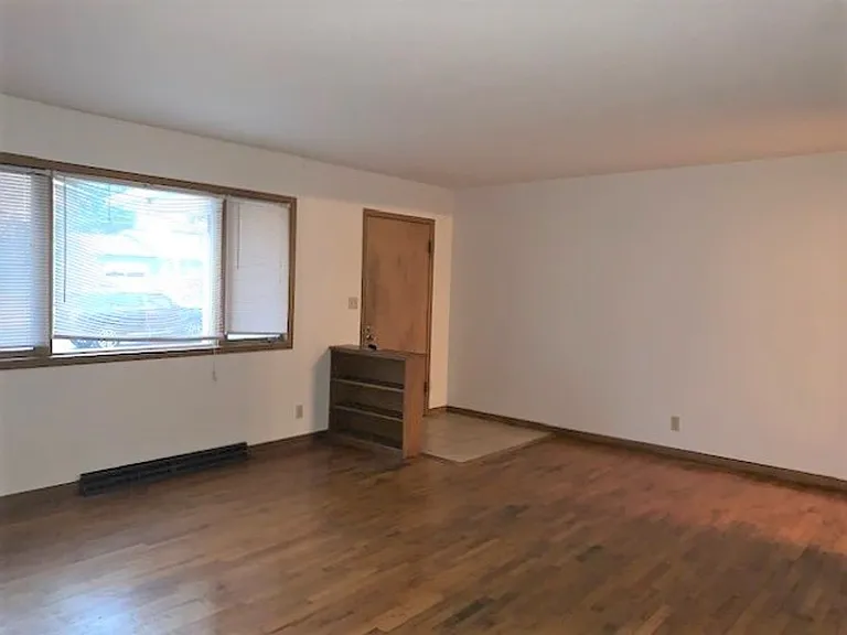 1249 S Cedarbrook Ave — Photo 4