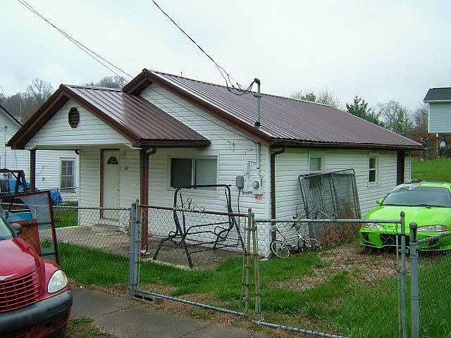 2nd image of 107 Center St