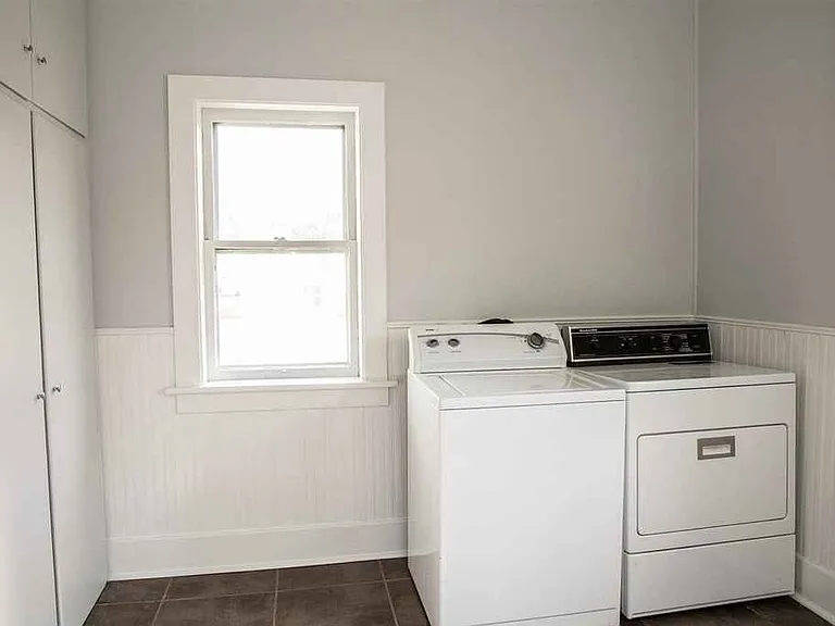 108 N Main St — Photo 4