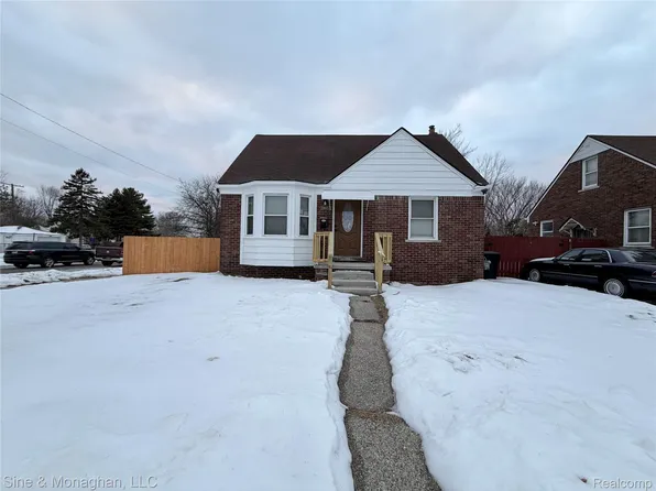 19605 Kelly Rd, Harper Woods, MI 48225