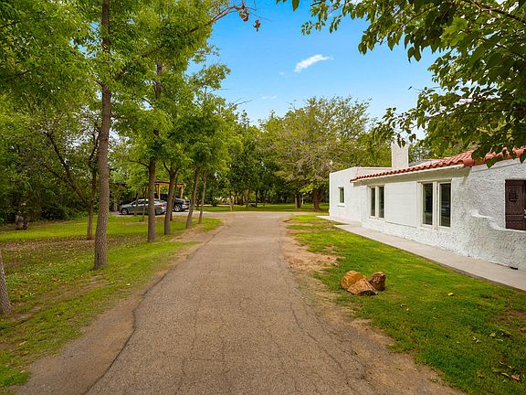 4th image of 7524 N Loop Dr