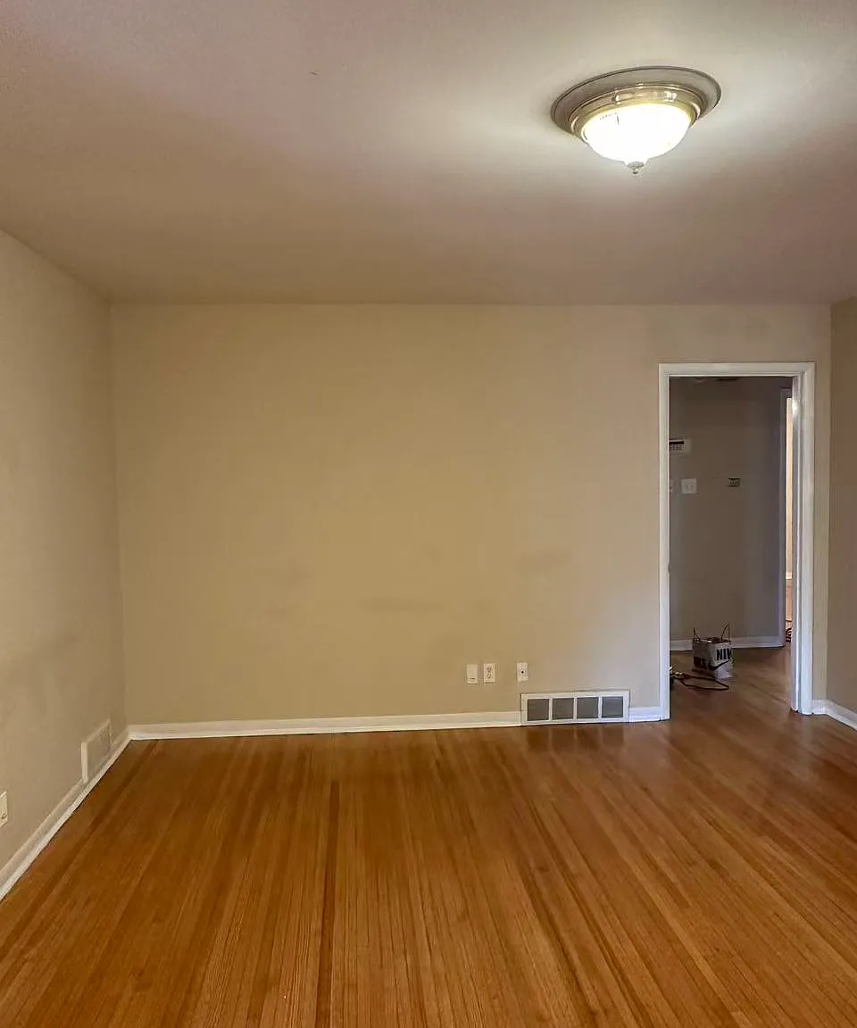 3 bed, 1698 sqft, $1,799 — Photo 2
